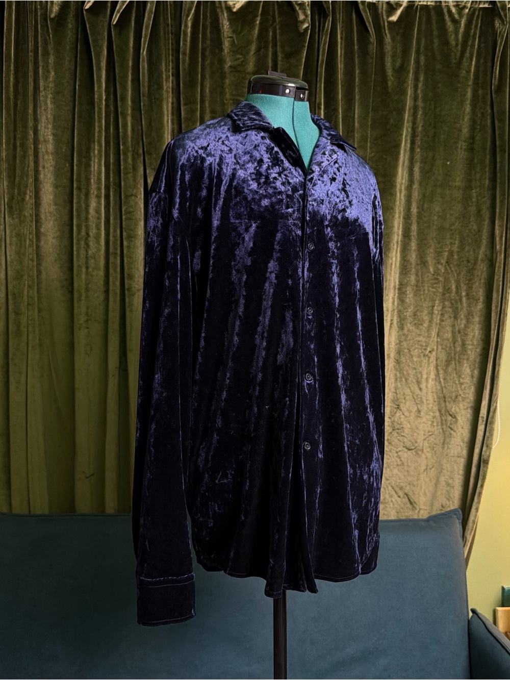 Zara's Velvet Button-Down Shirt in Dark Blue